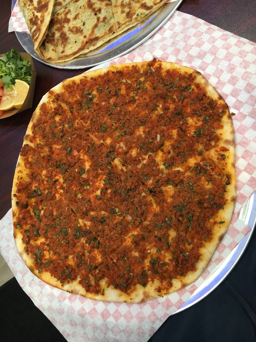 Halal Boys | restaurant | 7221 Tampa Ave, Reseda, CA 91335, USA | 8183411946 OR +1 818-341-1946