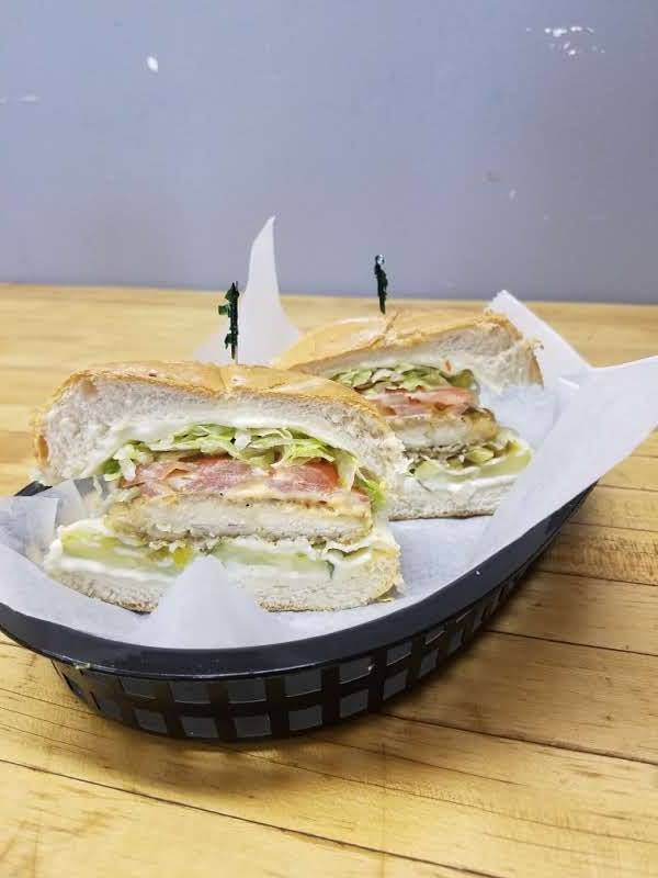 Bushel N Peck | restaurant | 120 Union St, Clinton, MA 01510, USA | 9783689012 OR +1 978-368-9012