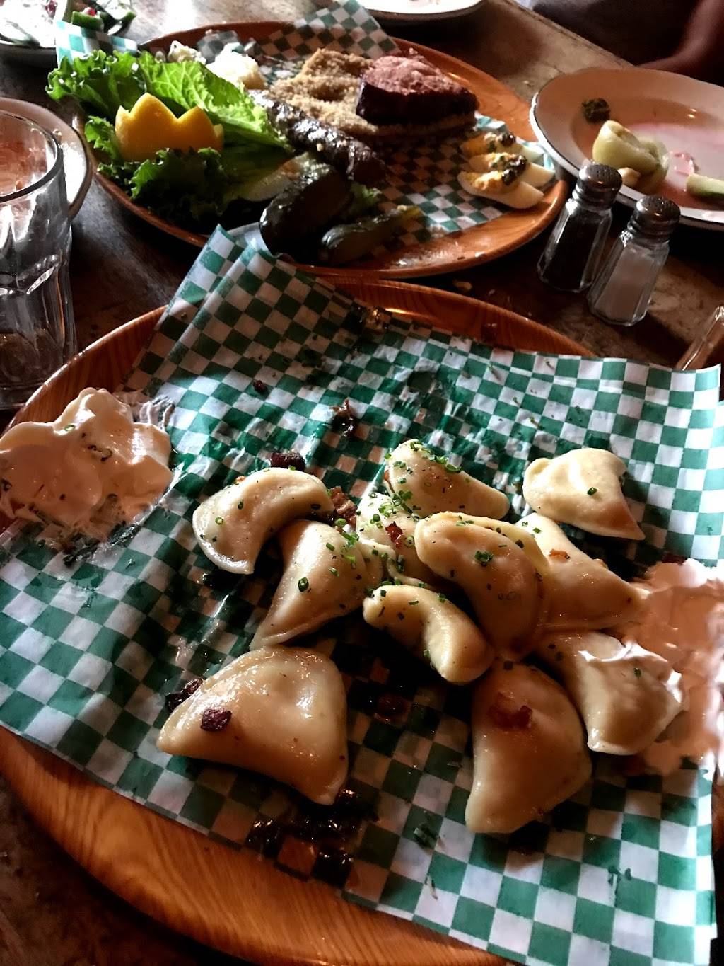 Tennessee Tavern | restaurant | 1554 Queen St W, Toronto, ON M6R 1A6, Canada | 4165357777 OR +1 416-535-7777