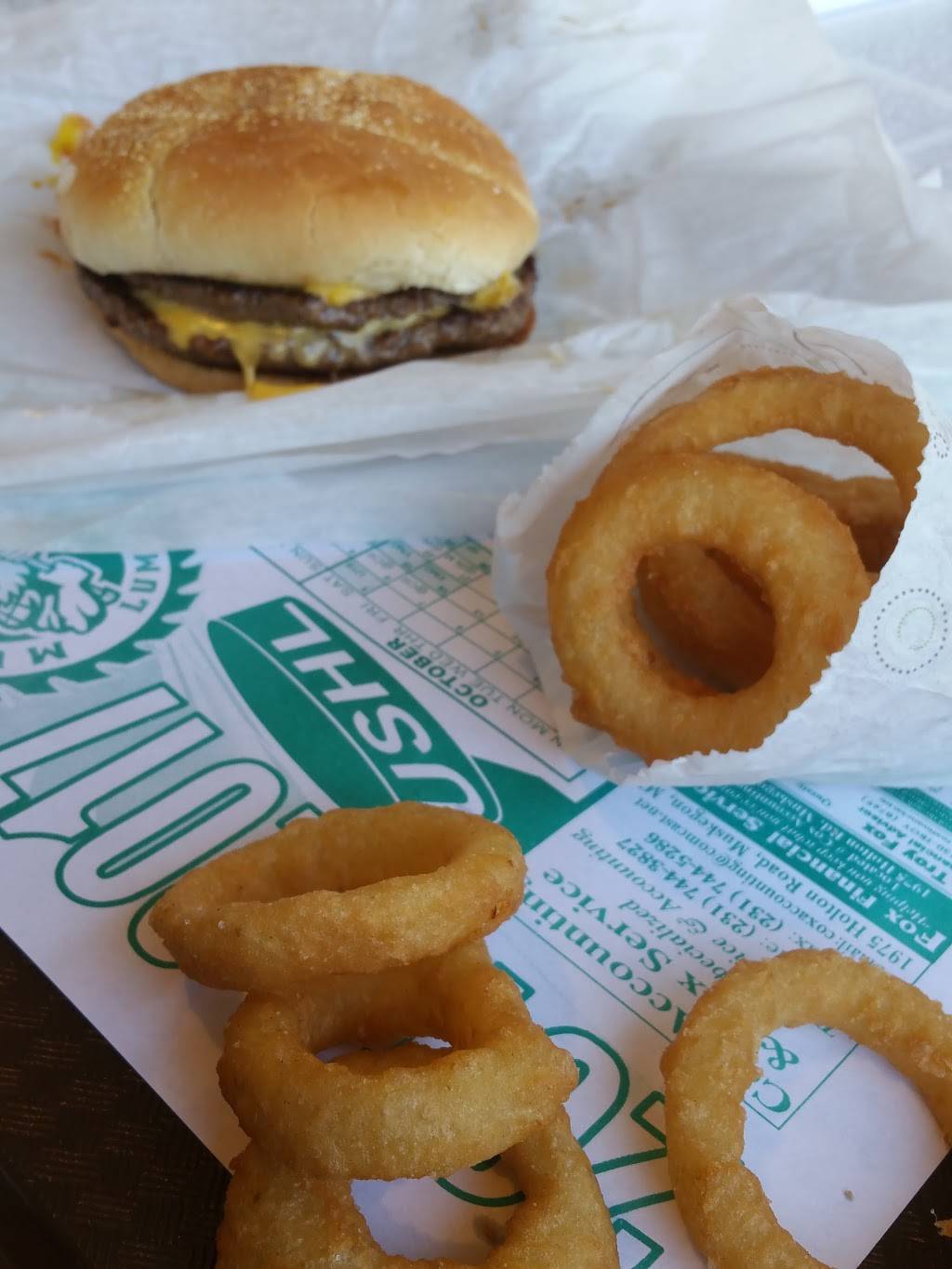 Burger Crest | restaurant | 376 N 3rd Ave, Fruitport, MI 49415, USA | 2318656432 OR +1 231-865-6432