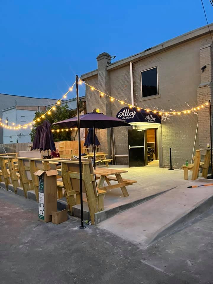 Alley on Main | restaurant | 241 Main St, Paintsville, KY 41240, USA | 6069632004 OR +1 606-963-2004