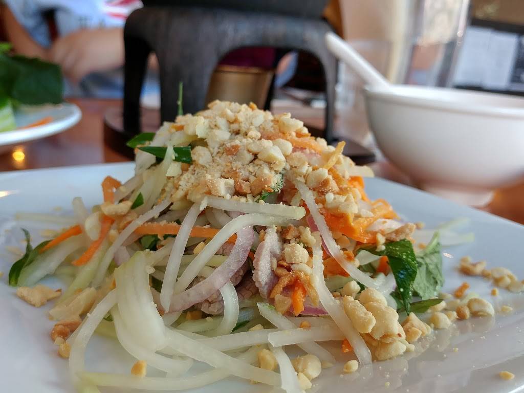 Hai Yen Restaurant | restaurant | 1055 W Argyle St # 1, Chicago, IL 60640, USA | 7735614077 OR +1 773-561-4077