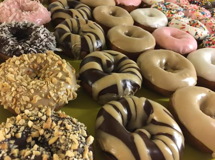 Daylight Donuts | bakery | 12140 E 96th St N # 112, Owasso, OK 74055, USA | 9182747475 OR +1 918-274-7475