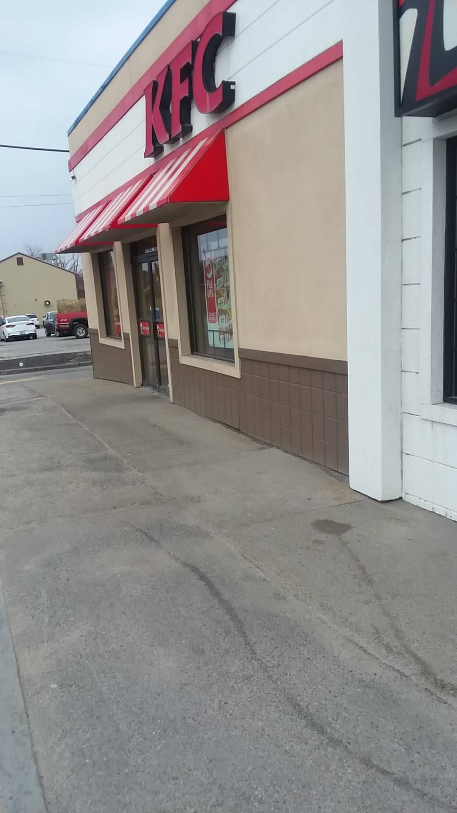 KFC | restaurant | 63 Center St, Auburn, ME 04210, USA | 2077820019 OR +1 207-782-0019