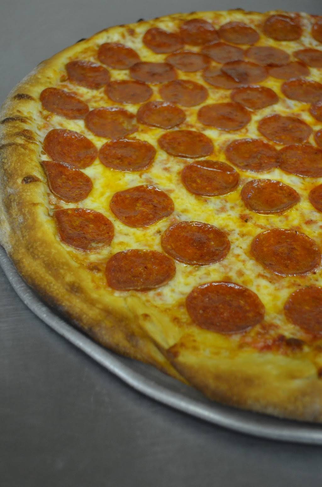 Paparonis | restaurant | 11090 Lake St, Pavilion, NY 14525, USA | 5855843170 OR +1 585-584-3170