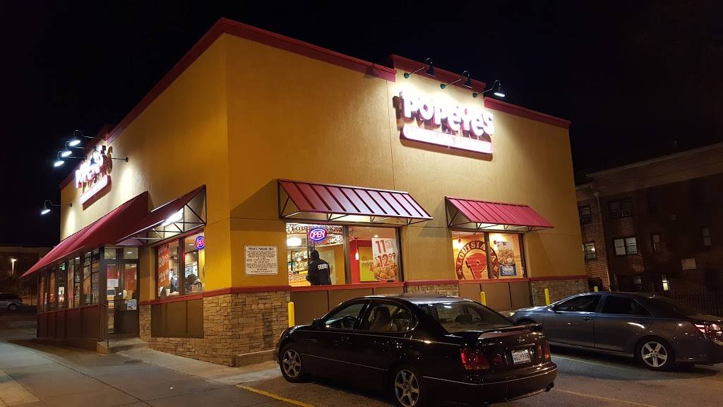 Popeyes Louisiana Kitchen | restaurant | 300 N Broadway, Baltimore, MD 21231, USA | 4105581157 OR +1 410-558-1157