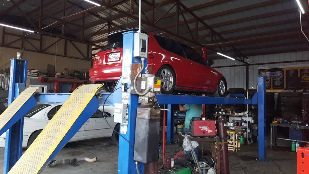 Taquizas el Regio | restaurant | 3425 SW Military Dr, San Antonio, TX 78211, USA | 2109702318 OR +1 210-970-2318