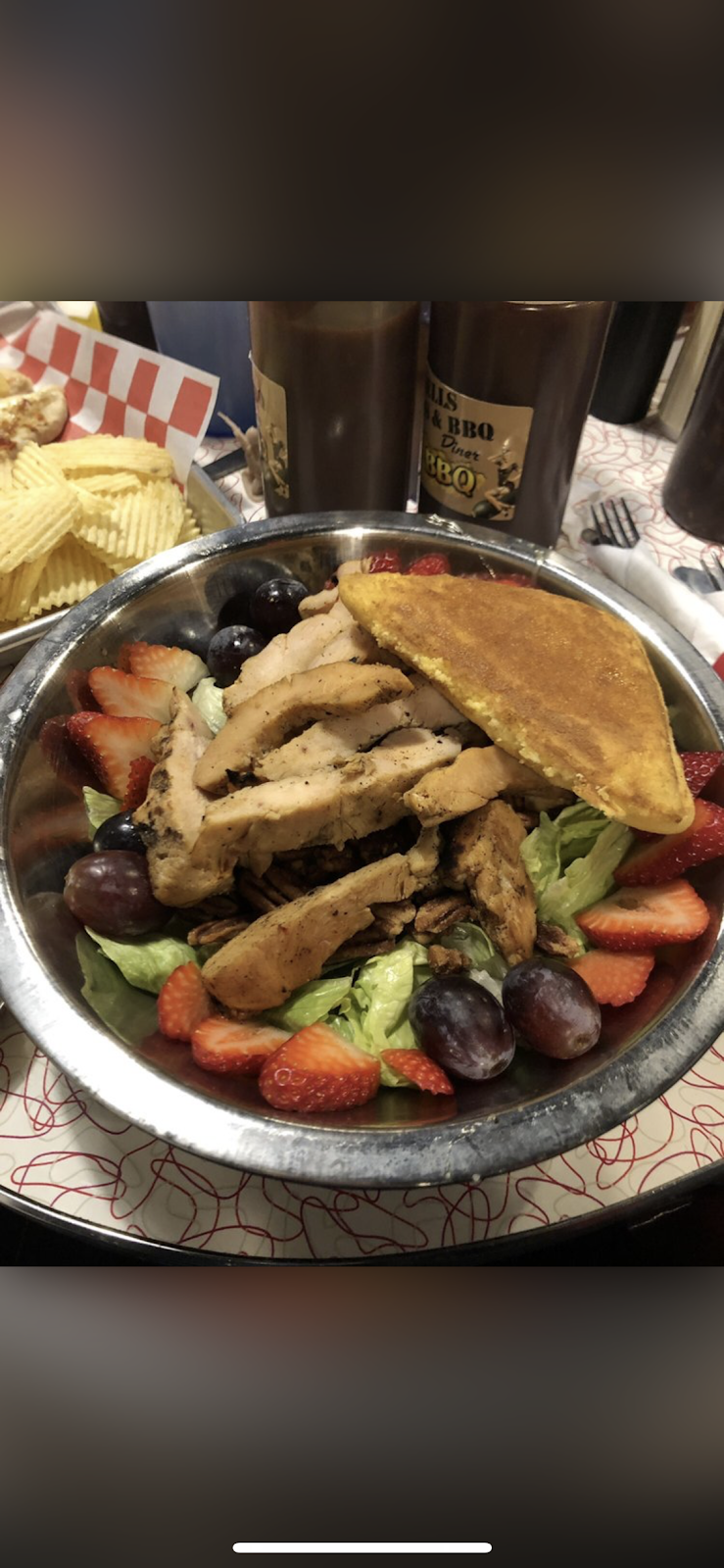 Bombshells Burgers & BBQ | restaurant | 2134 5th Street Rd, Huntington, WV 25701, USA | 6812043994 OR +1 681-204-3994