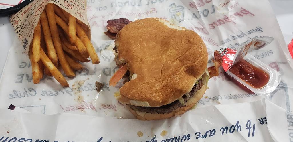 Blakes Lotaburger | restaurant | 1300 S Valley Dr, Las Cruces, NM 88005, USA | 5755231849 OR +1 575-523-1849