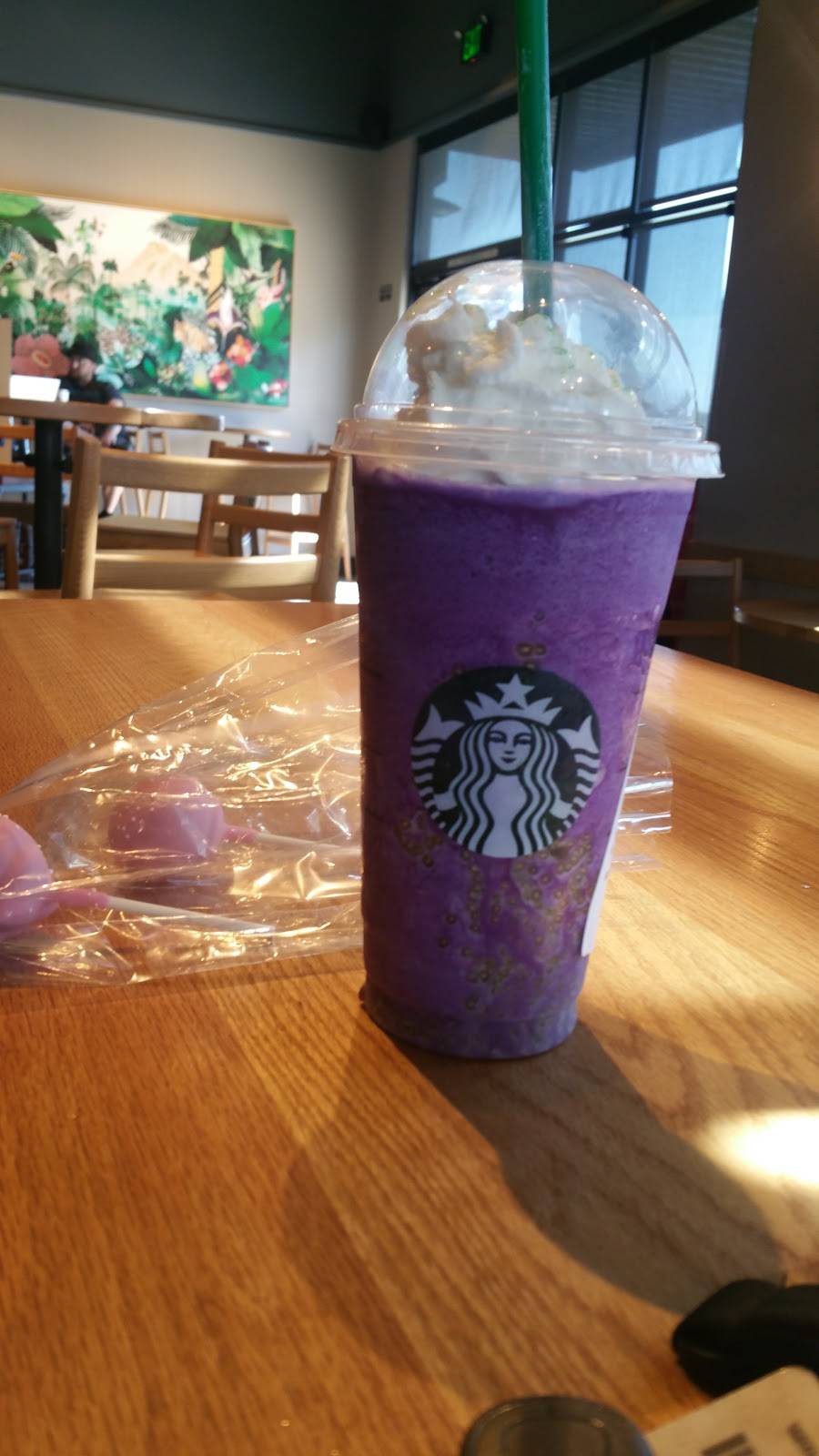 Starbucks | cafe | 1555 S San Jacinto Ave, San Jacinto, CA 92583, USA | 9514921431 OR +1 951-492-1431