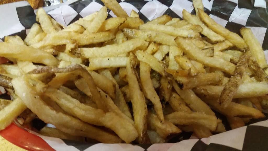 Buddys Burgers Breast & Fries | restaurant | 11 W Gay St, West Chester, PA 19380, USA | 4846311006 OR +1 484-631-1006