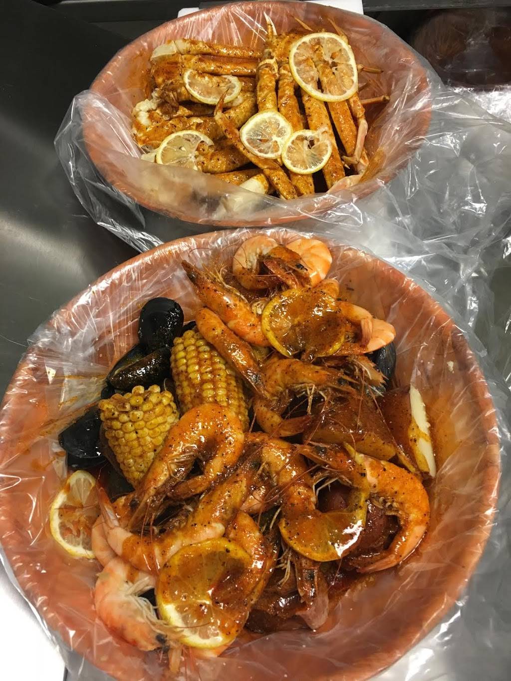 Crackin Crawfish LLC | restaurant | 440 E McCullough Dr, Charlotte, NC 28262, USA | 7049006603 OR +1 704-900-6603