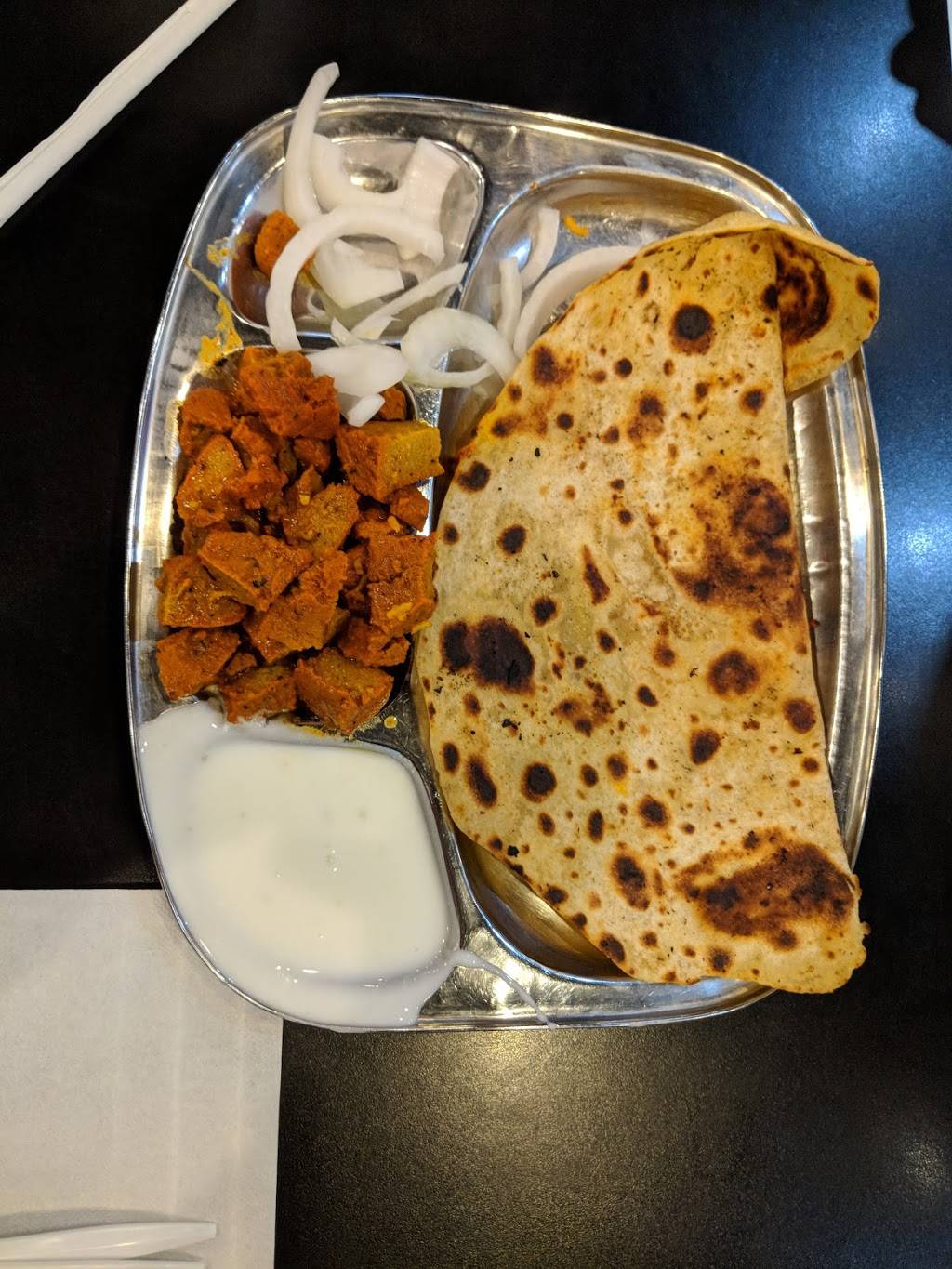 Ghareeb Nawaz | restaurant | 807 West Roosevelt Road, Chicago, IL 60608, USA | 3124330123 OR +1 312-433-0123