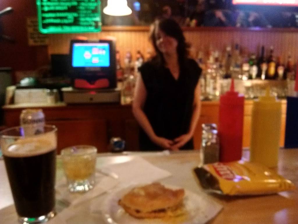 Madison Club Bar | restaurant | 32275 Stephenson Hwy, Madison Heights, MI 48071, USA | 2485884433 OR +1 248-588-4433