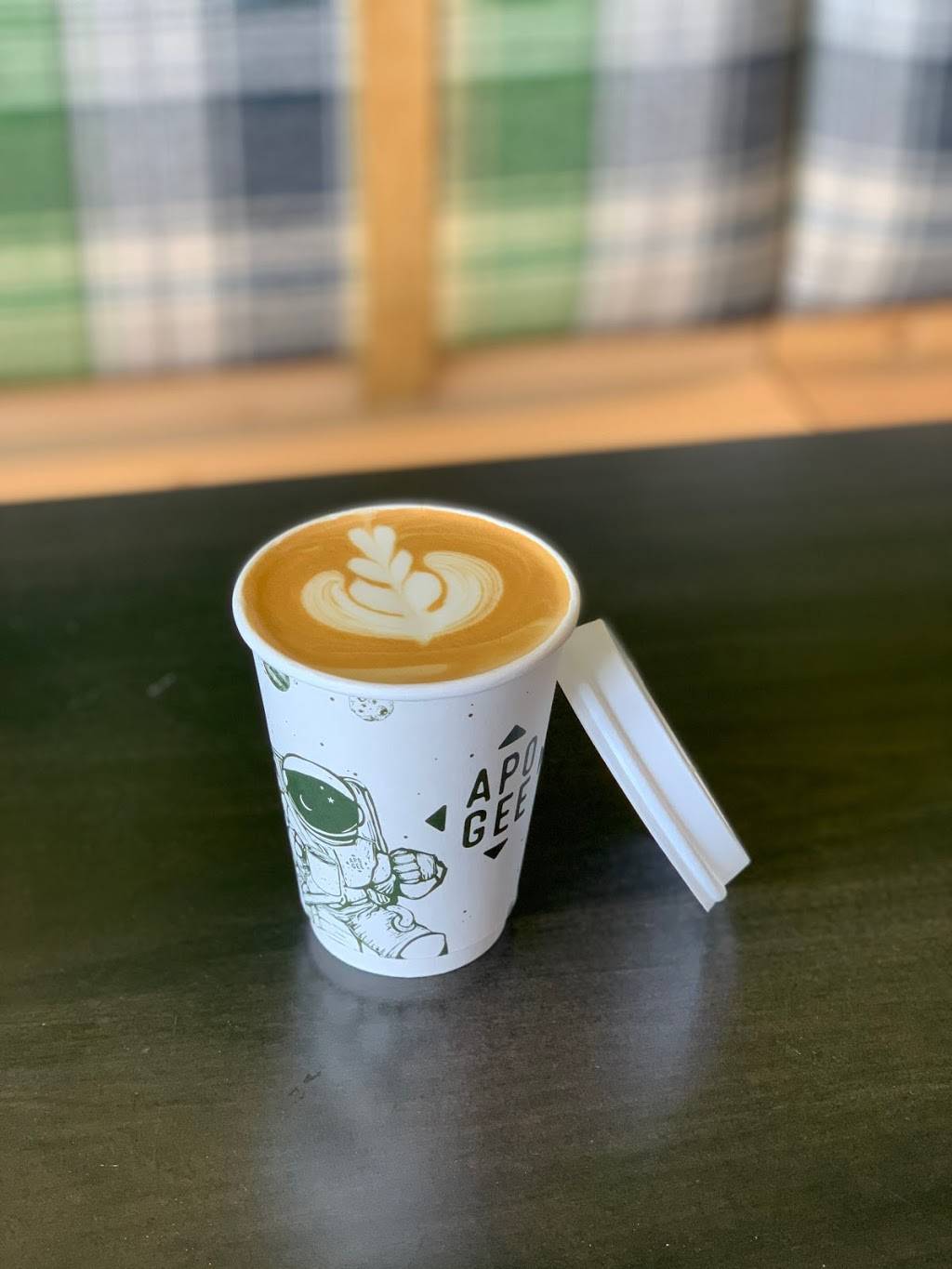 Apogee Coffee and Draft | restaurant | 670 N Central St, Olathe, KS 66061, USA | 9134904455 OR +1 913-490-4455