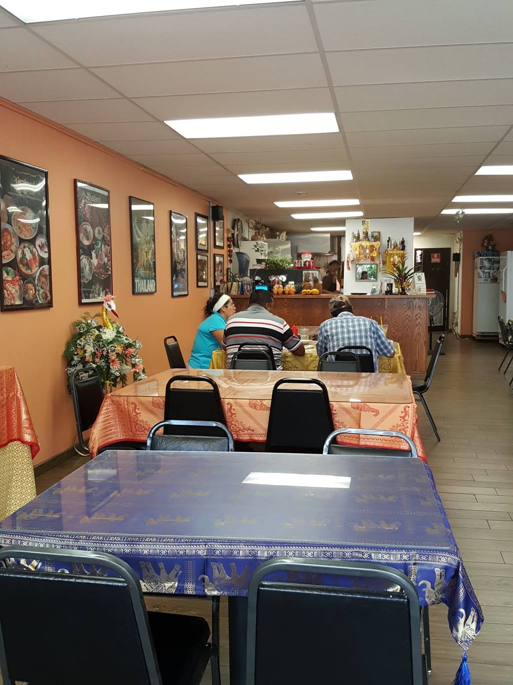 Laos | Thai Restaurant | restaurant | 4520 S 24th St, Omaha, NE 68107, USA | 4027330579 OR +1 402-733-0579