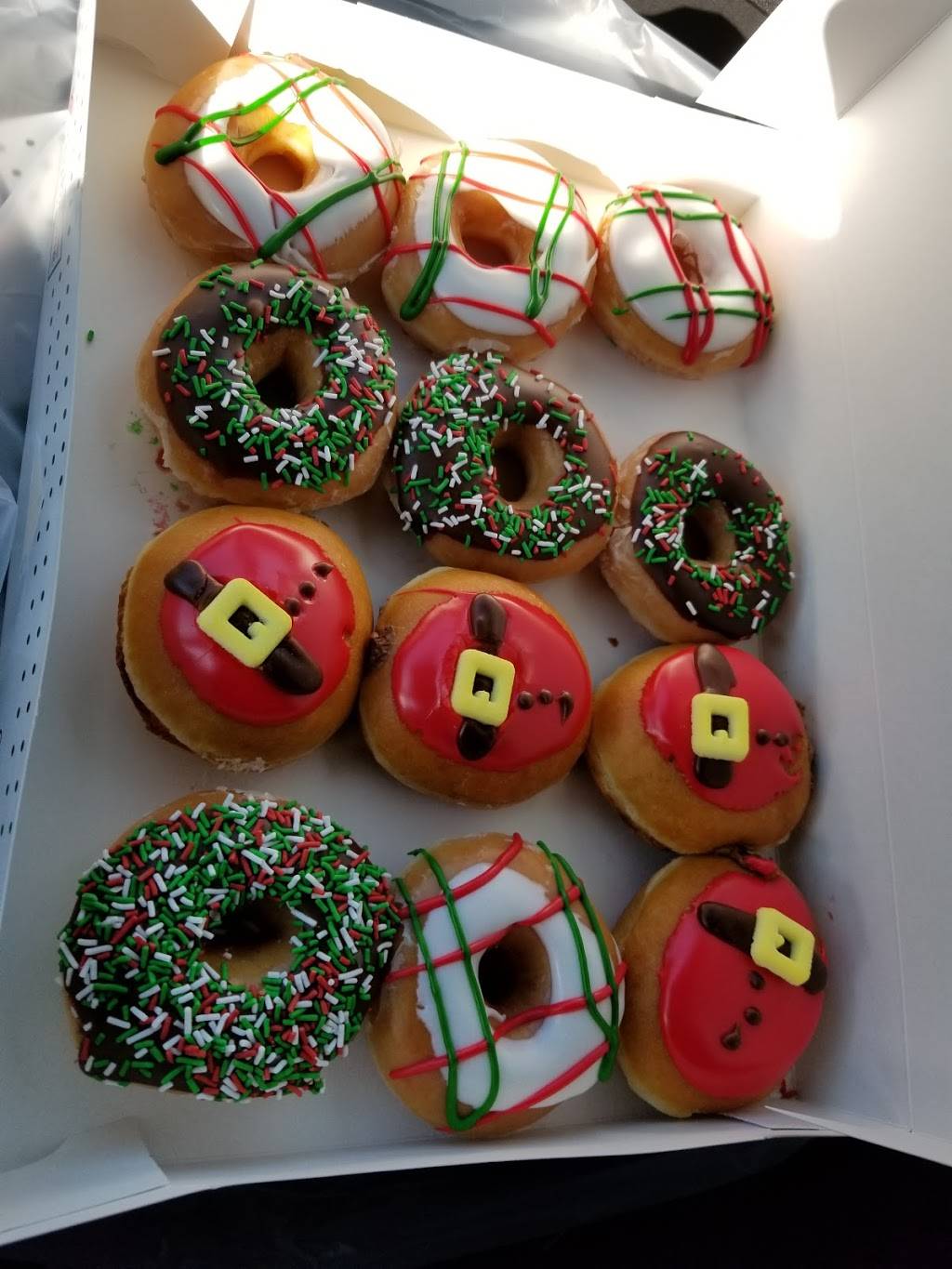 Krispy Kreme | cafe | 114 N Dupont Hwy, New Castle, DE 19720, USA | 3023270596 OR +1 302-327-0596