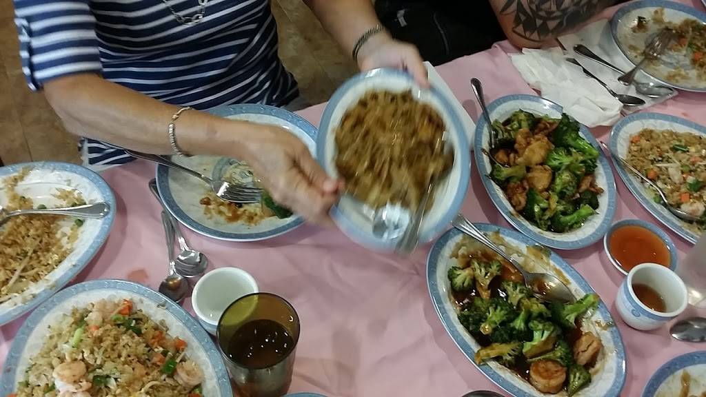 Zhous House Chinese Restaurant | restaurant | 6712 Mill Creek Rd, Levittown, PA 19057, USA | 2159493348 OR +1 215-949-3348