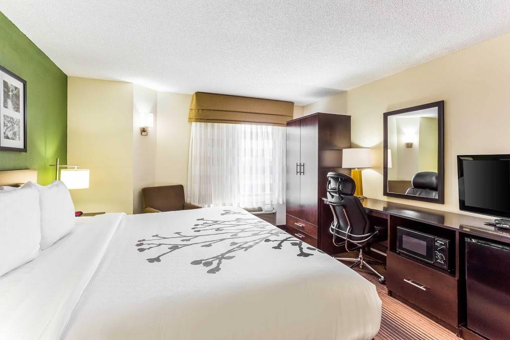 Sleep Inn & Suites Kingsport TriCities Airport | restaurant | 200 Hospitality Pl, Kingsport, TN 37663, USA | 4232791811 OR +1 423-279-1811