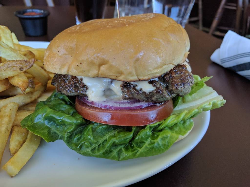 The Golden Squirrel | restaurant | 5940 College Ave, Oakland, CA 94618, USA | 5107359220 OR +1 510-735-9220