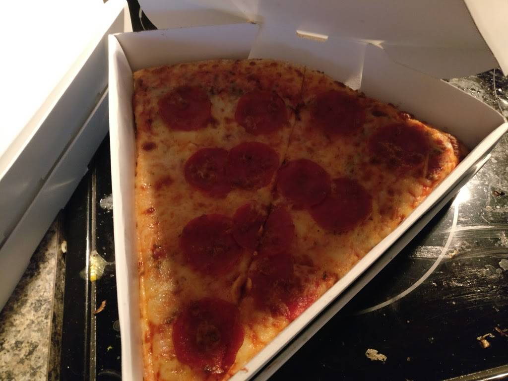 Davenport Pizza | restaurant | 615 Davenport Rd, Waterloo, ON N2V 2G2, Canada | 5197254404 OR +1 519-725-4404