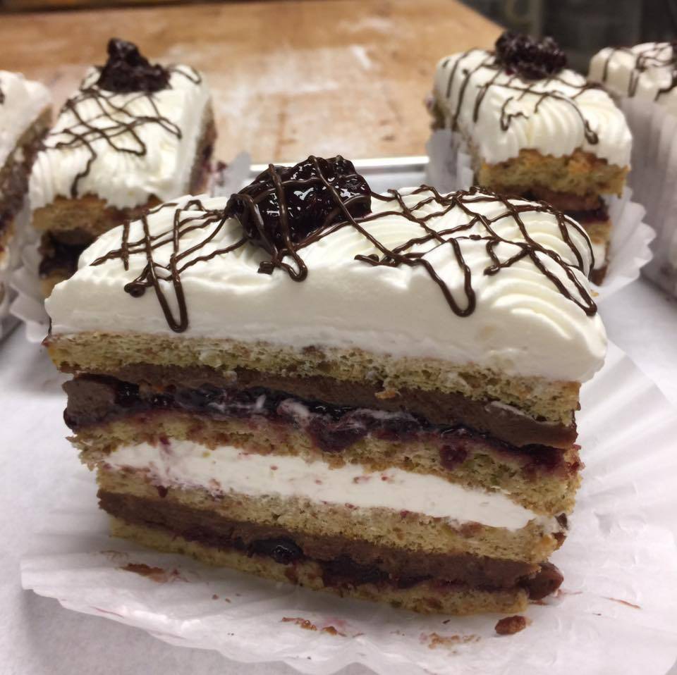 Ninos Bakery & Restaurant | bakery | 3078 Cooper St, Punta Gorda, FL 33950, USA | 9418338912 OR +1 941-833-8912