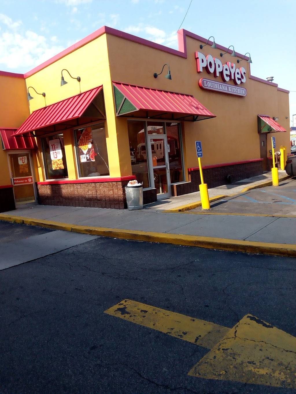 Popeyes Louisiana Kitchen | restaurant | 1994 Atlantic Ave, Brooklyn, NY 11233, USA | 7182211994 OR +1 718-221-1994