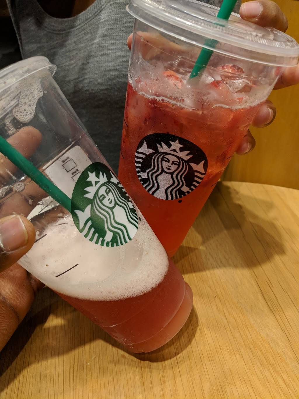 Starbucks | cafe | 1720 S Orange Blossom Trail, Apopka, FL 32703, USA | 4078897492 OR +1 407-889-7492