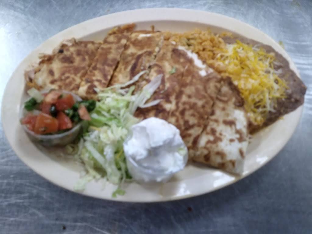 Mama Tios | restaurant | 1111 Main St, Kansas City, MO 64106, USA | 8162210589 OR +1 816-221-0589