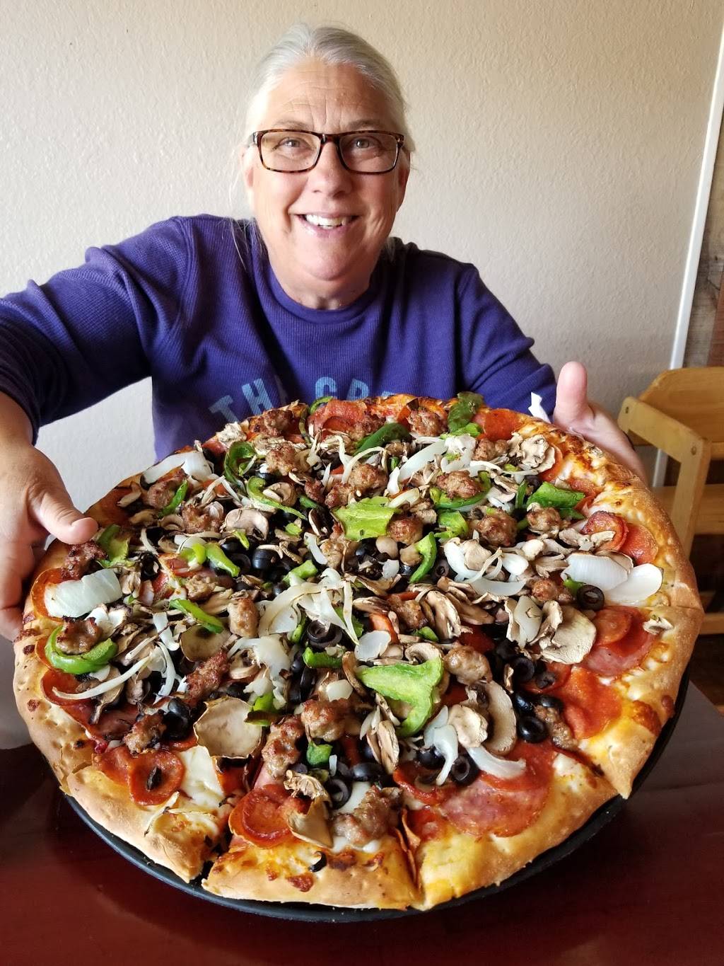 Corsaros Family Pizza | restaurant | 1456 Draper St, Kingsburg, CA 93631, USA | 5598975585 OR +1 559-897-5585