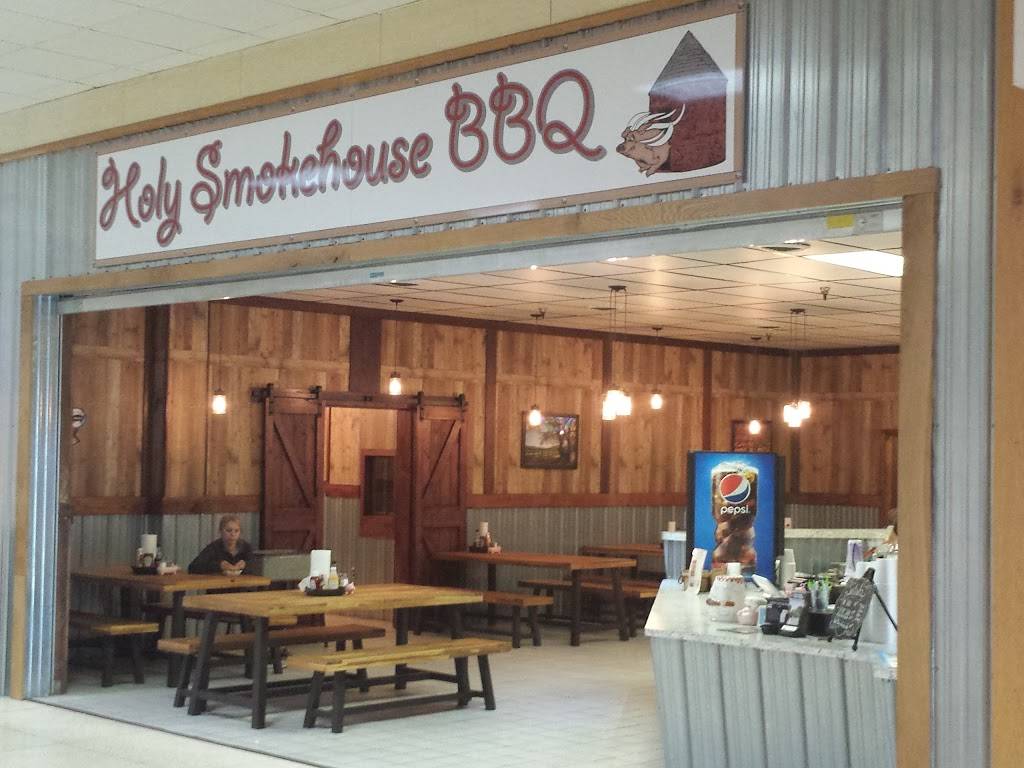 Holy Smokehouse BBQ | restaurant | 3055 Black Gap Rd, Chambersburg, PA 17202, USA | 7172611636 OR +1 717-261-1636