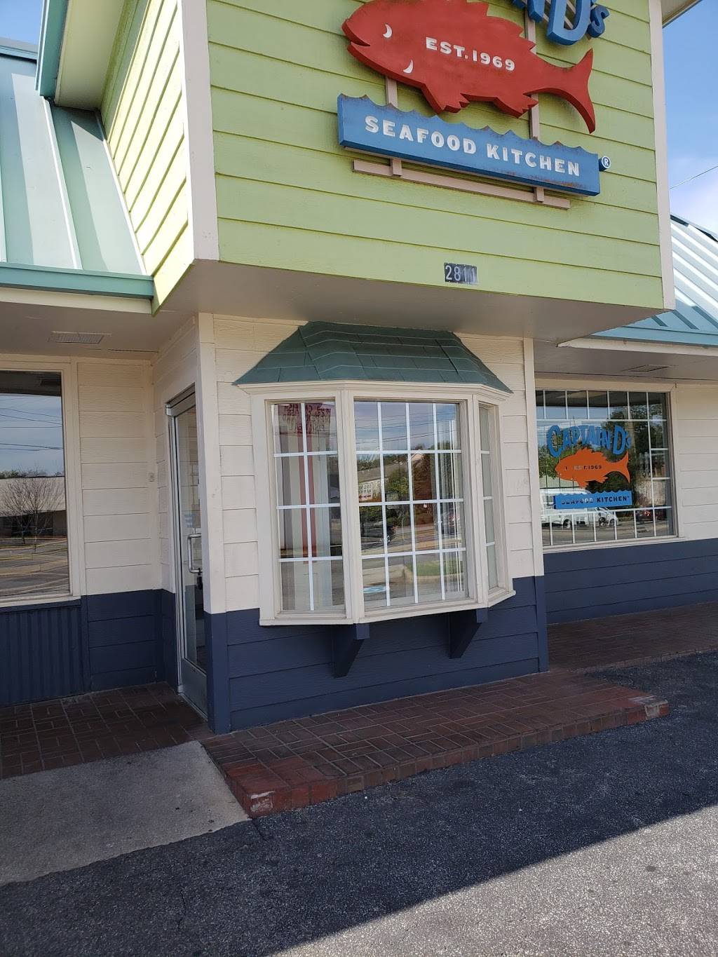 Captain Ds | restaurant | 2811 Canton Rd, Marietta, GA 30066, USA | 7704221694 OR +1 770-422-1694