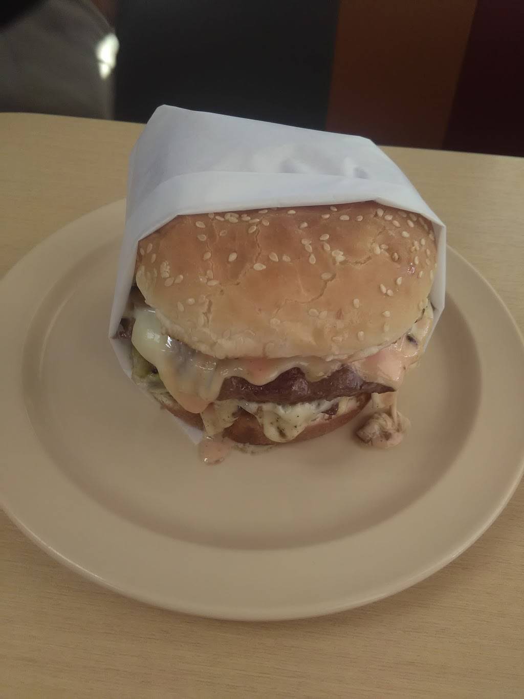 Vickys | restaurant | 8320 Limonite Ave, Riverside, CA 92509, USA | 9513608400 OR +1 951-360-8400