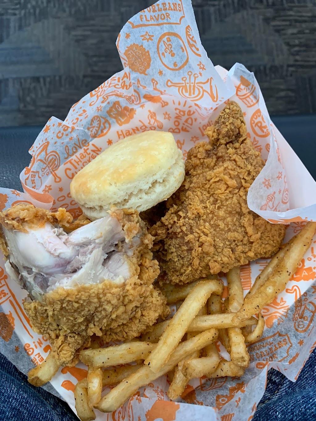 Popeyes Louisiana Kitchen | restaurant | Hartsfield-Jackson Atlanta International Airport, Concourse D, 11700 Spine Road Gate 8, Atlanta, GA 30320, USA | 4047682799 OR +1 404-768-2799
