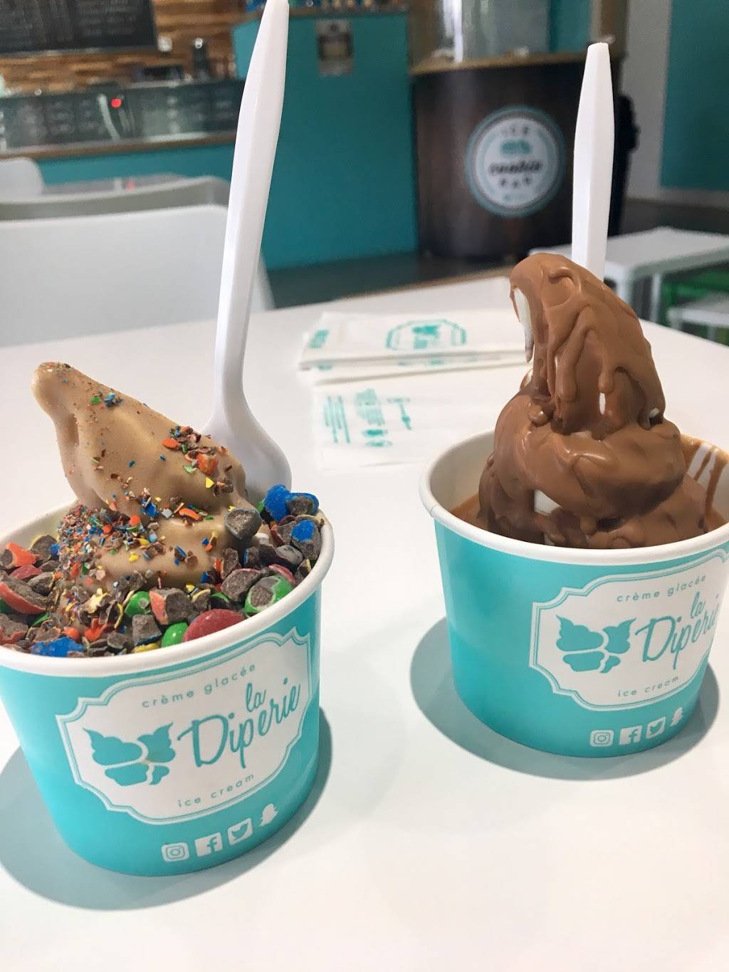 La Diperie Crème Glacée / Ice Cream | bakery | 765 Chemin de Saint-Jean, La Prairie, QC J5R 5E6, Canada | 5146885589 OR +1 514-688-5589