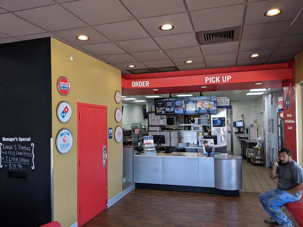 Dominos Pizza | meal delivery | 1720 Lake Ave, Metairie, LA 70005, USA | 5048322877 OR +1 504-832-2877