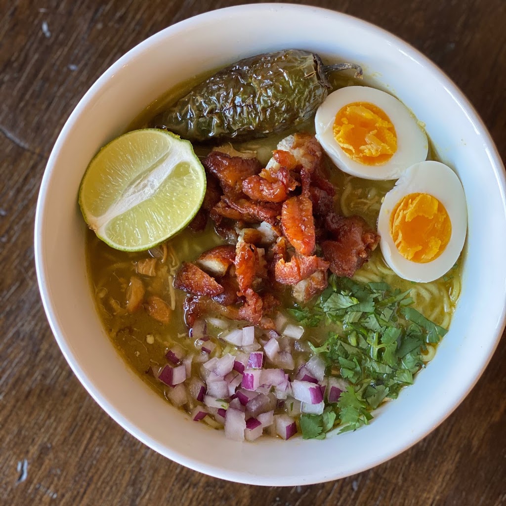 Fiesta Panda | restaurant | 2675 S Kinnickinnic Ave, Milwaukee, WI 53207, USA | 4148080481 OR +1 414-808-0481