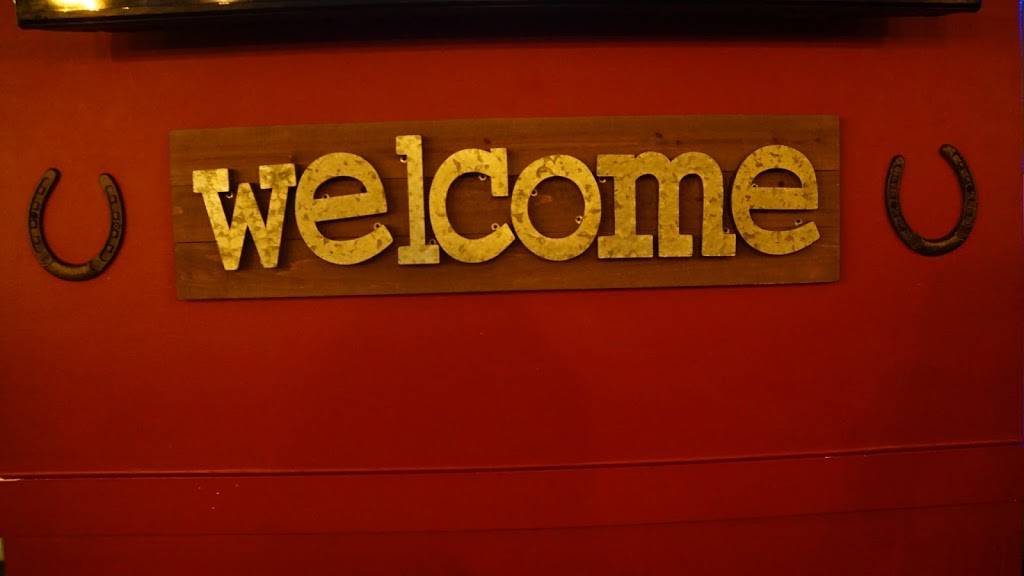 Hurricane Creek Saloon | restaurant | 829 E New Haven Ave, Melbourne, FL 32901, USA | 3218023205 OR +1 321-802-3205