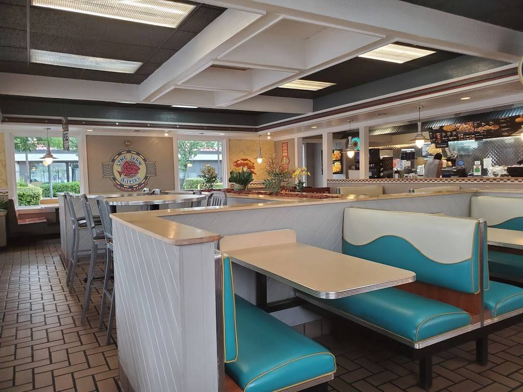 Long John Silvers | restaurant | 6740 N Blackstone Ave, Fresno, CA 93710, USA | 5594328037 OR +1 559-432-8037