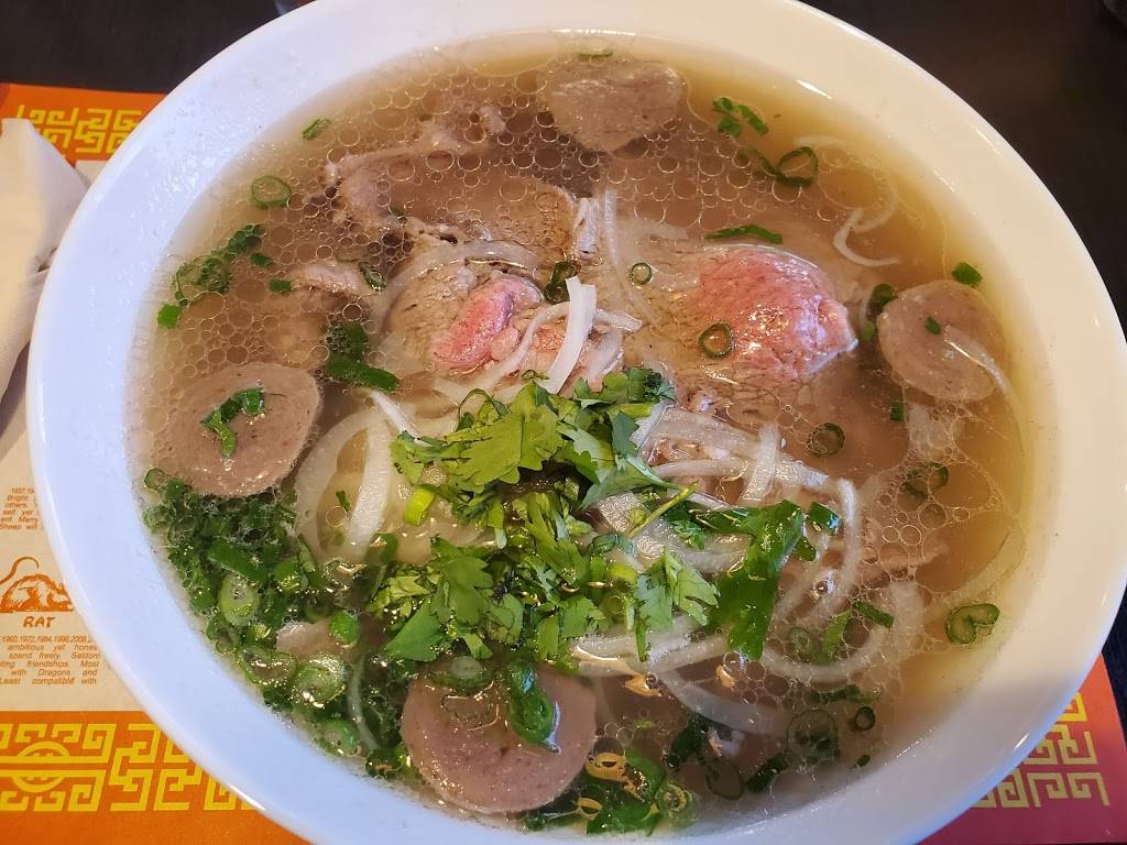 Que Viet Village House | restaurant | 2211 Johnson St NE #3905, Minneapolis, MN 55418, USA | 6127814744 OR +1 612-781-4744