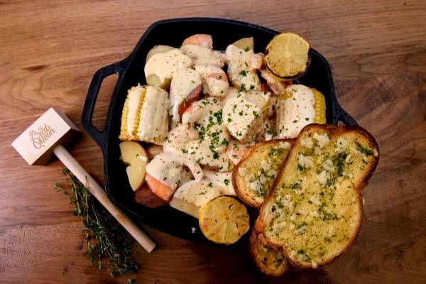 The Crab Queen | restaurant | 3699 1/2 Offutt Rd, Randallstown, MD 21133, USA | 4438432722 OR +1 443-843-2722