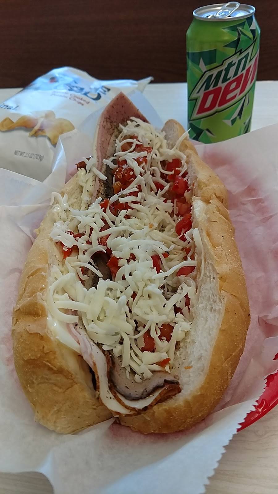 Williams Sub Shop | restaurant | 3801 Tyrone Blvd N, St. Petersburg, FL 33709, USA | 7273479497 OR +1 727-347-9497