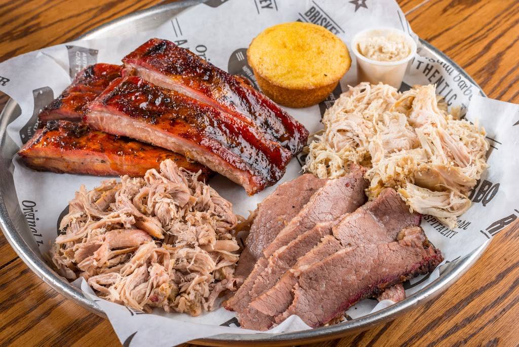 Old Carolina Barbecue Company | restaurant | Commons (Home Depot Plaza, 2482 Lincoln Way E, Massillon, OH 44646, USA | 3308339030 OR +1 330-833-9030