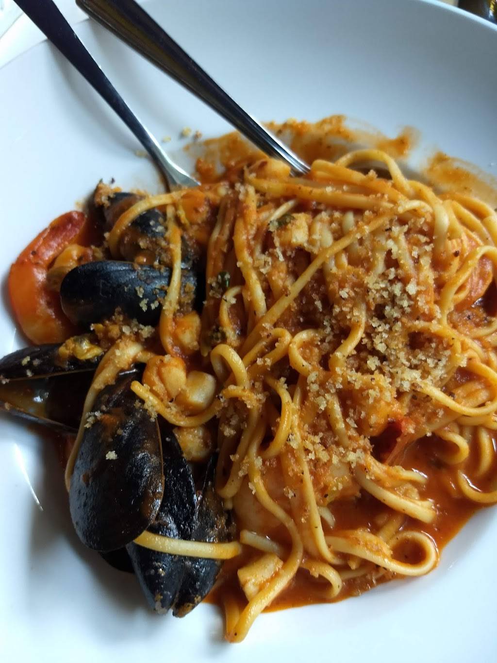 Universel Déjeuners et Grillades | cafe | 2055 Rue Peel, Montréal, QC H3A 1T5, Canada | 5148407136 OR +1 514-840-7136