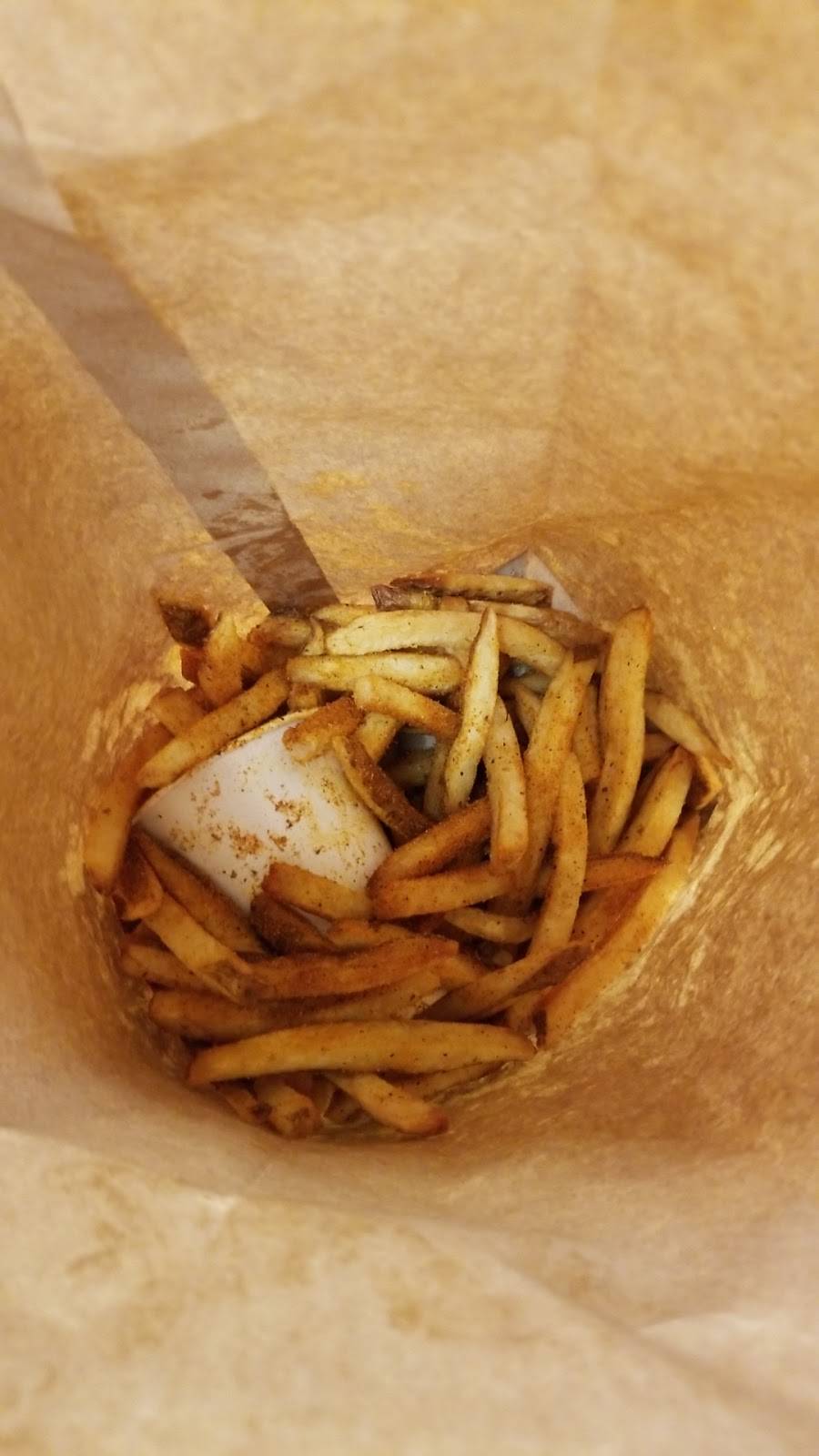 Five Guys | meal takeaway | 1015 E Atlantic St, South Hill, VA 23970, USA | 4345843483 OR +1 434-584-3483