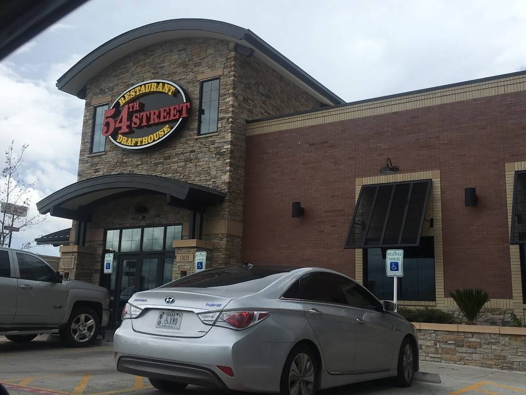 54th Street Restaurant & Drafthouse | restaurant | 1303 Interstate 35 Frontage Rd, San Marcos, TX 78666, USA | 5123965400 OR +1 512-396-5400