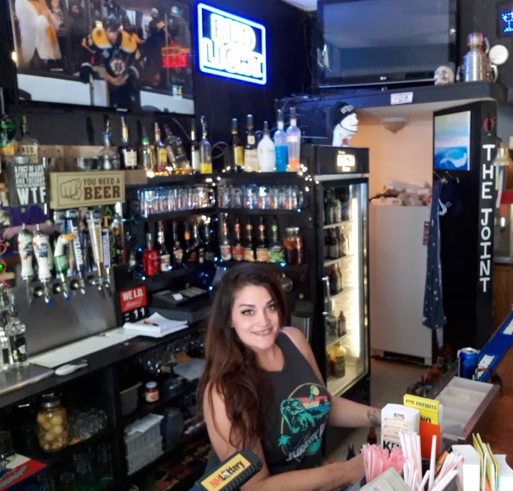The Joint Bar & Grill | restaurant | 24 Mechanic St, Farmington, NH 03835, USA | 6039238803 OR +1 603-923-8803
