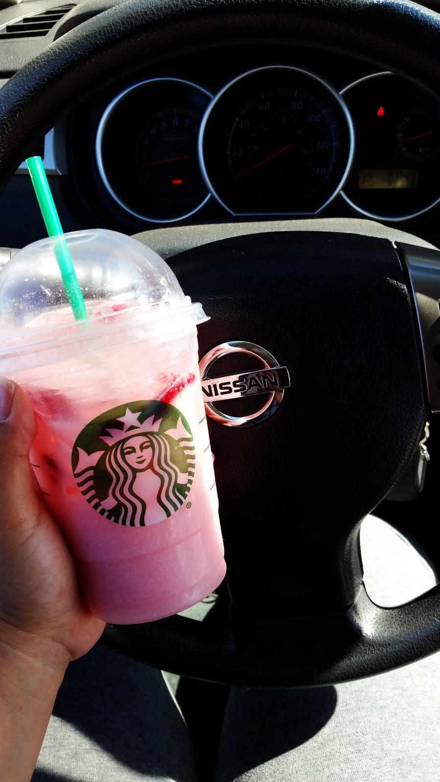 Starbucks | cafe | 1441 Meadowview Rd #1, Sacramento, CA 95832, USA | 9164292748 OR +1 916-429-2748