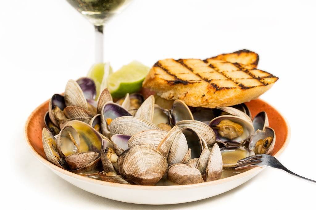 Cottonwood Restaurant & Bar | restaurant | 10142 Rue Hilltop, Truckee, CA 96161, USA | 5305875711 OR +1 530-587-5711