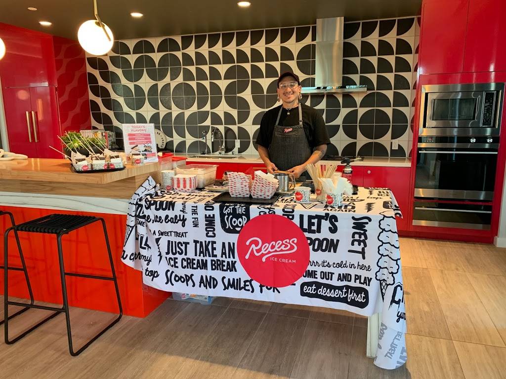 Recess Truck | restaurant | 7782 San Fernando Rd, Sun Valley, CA 91352, USA | 6262099831 OR +1 626-209-9831